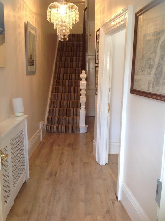 Lighthouse Guest House Whitley Bay Rum bild